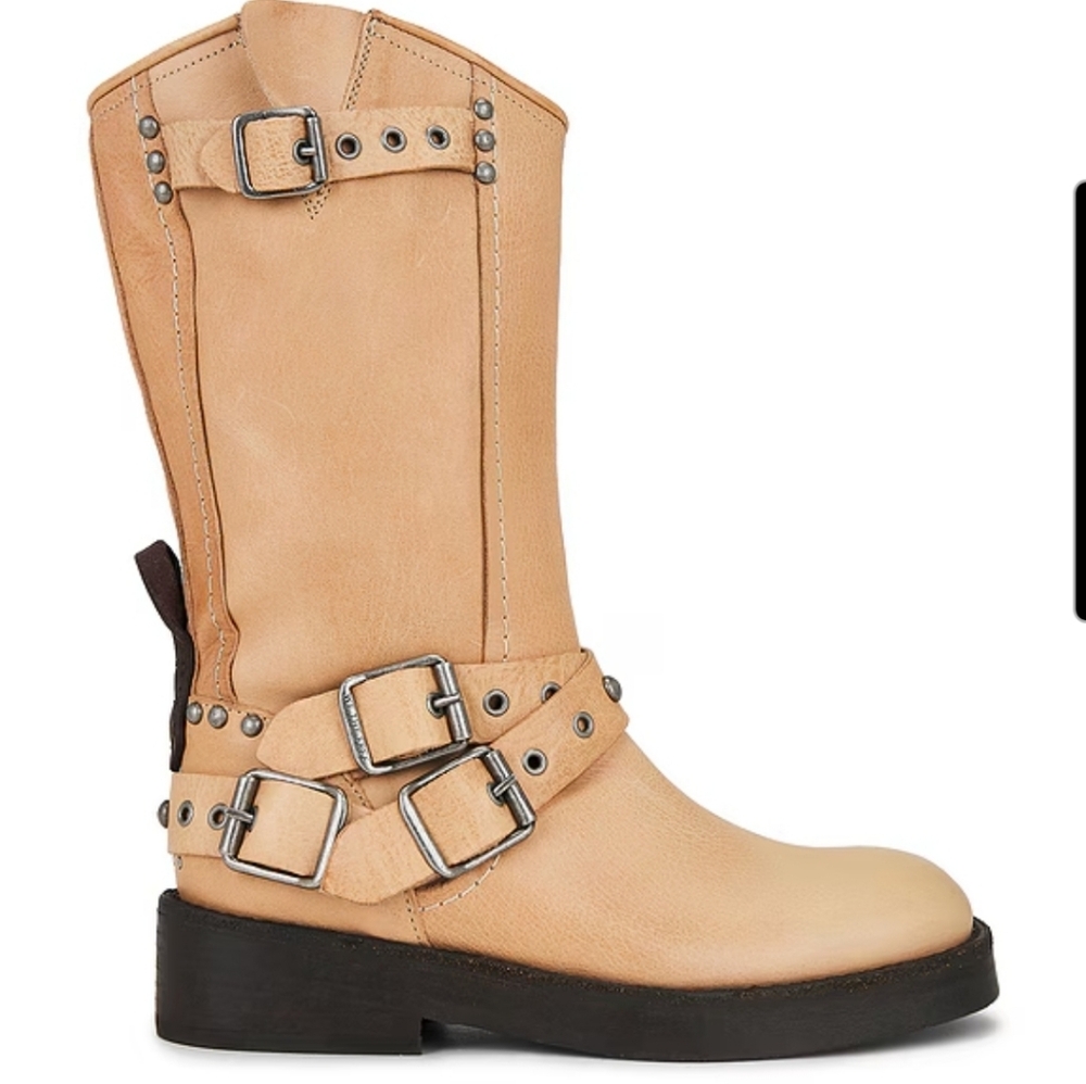 New | Free People WTF Janey Engineer Boots in MARZIPAN  Size 7.5. floor model